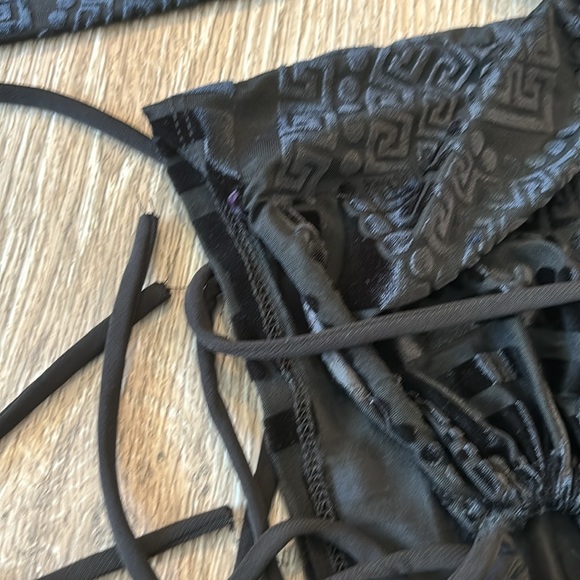 2 piece set - Women’s - Picture 3 of 5